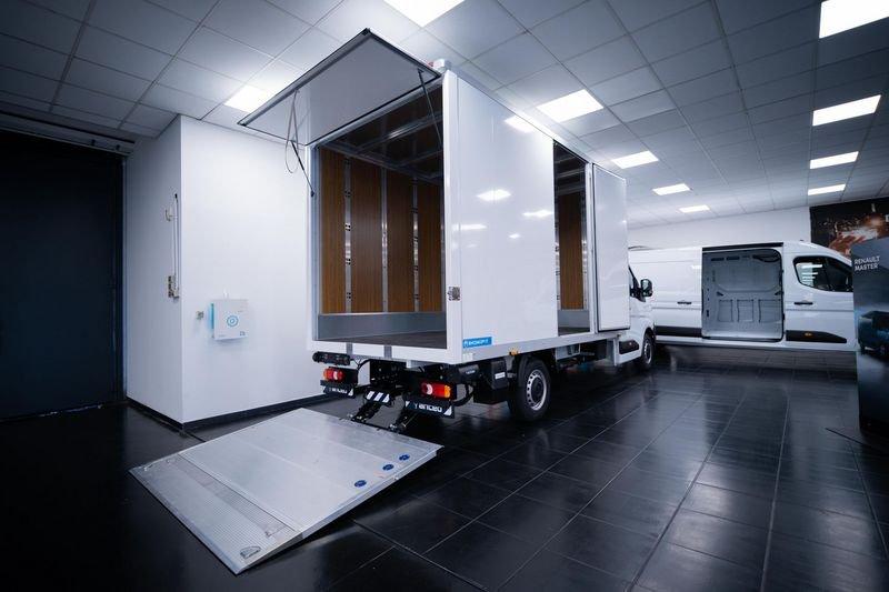 Renault Master PRONTA CONSEGNA !!! BOXATO CON SPONDA E PORTA LATERALE 4225X2200 H2325