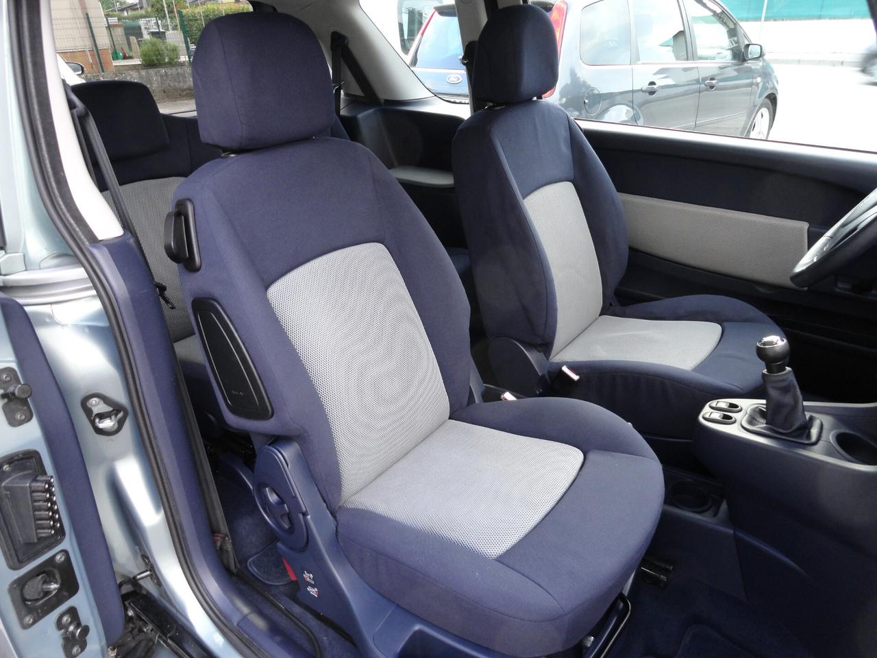 Peugeot 1007 1.4 Trendy