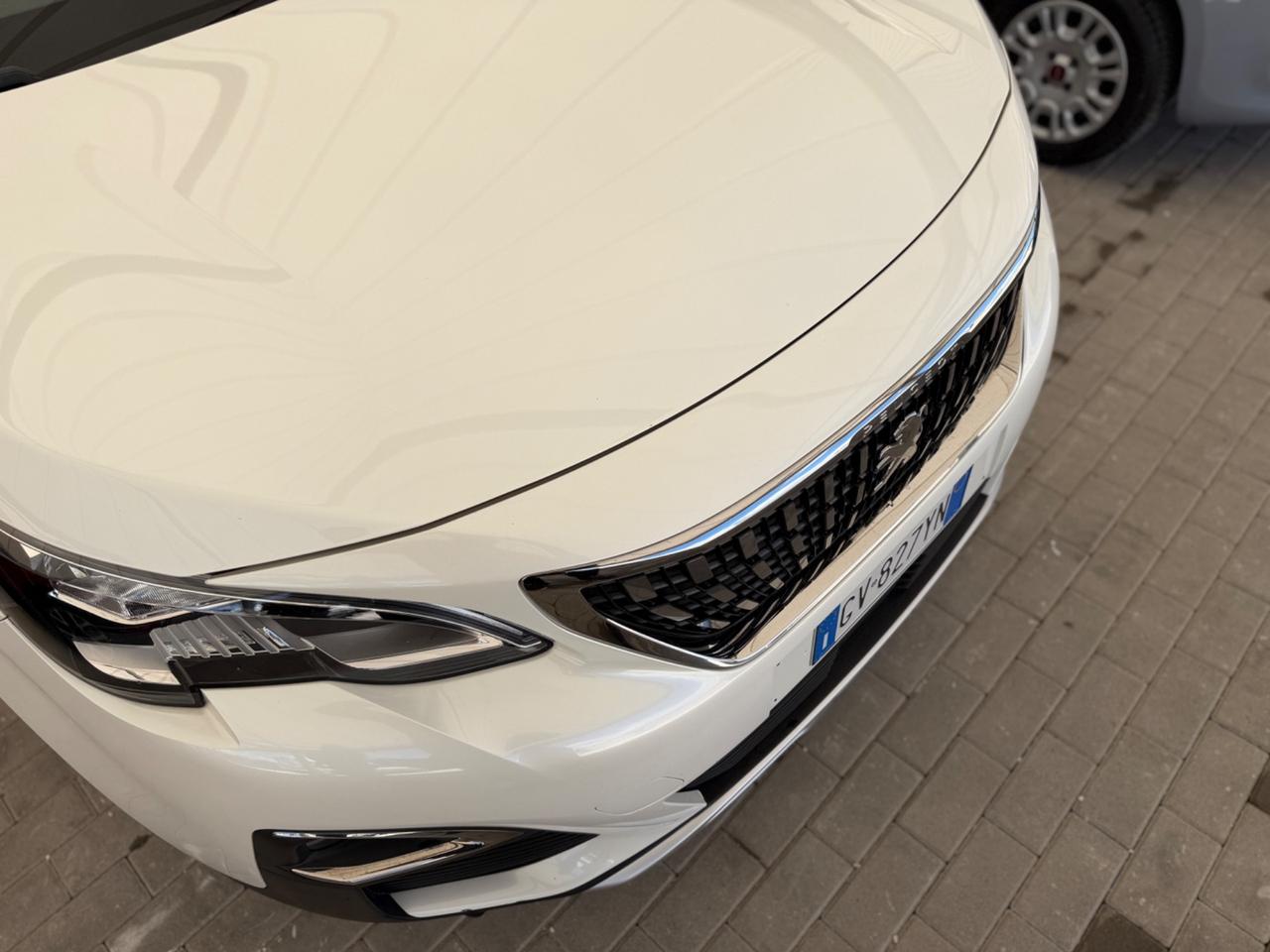 Peugeot 3008 BlueHDi 130 S&S EAT8 Crossway