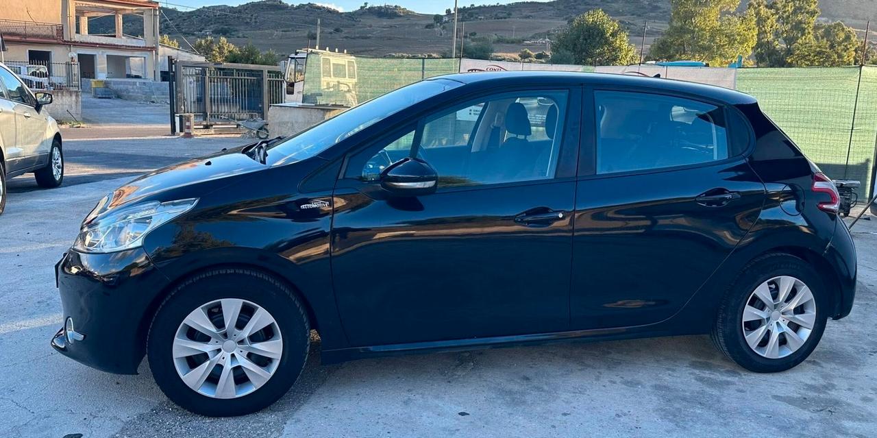 Peugeot 208 1.4 e-HDi 68 CV S&S robotizzato 5 porte Active