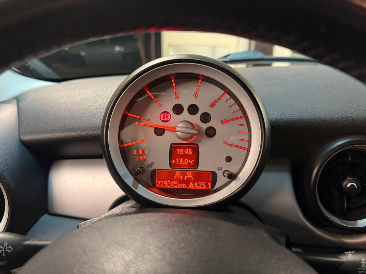 Mini Cooper D 1.6 109Cv