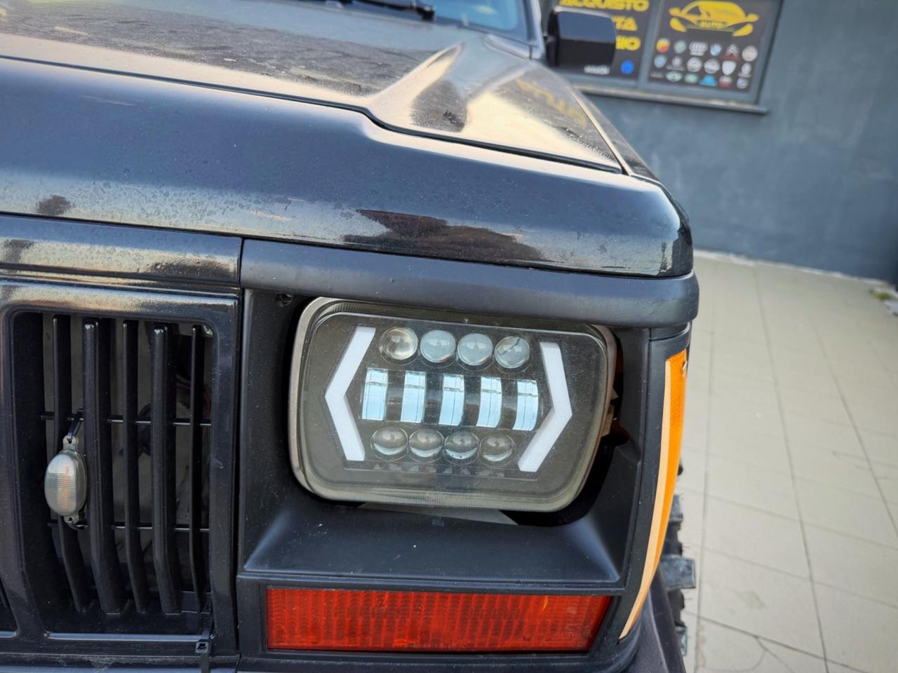 Jeep Cherokee 2.1 TD 3 porte Command-Trac (EU)