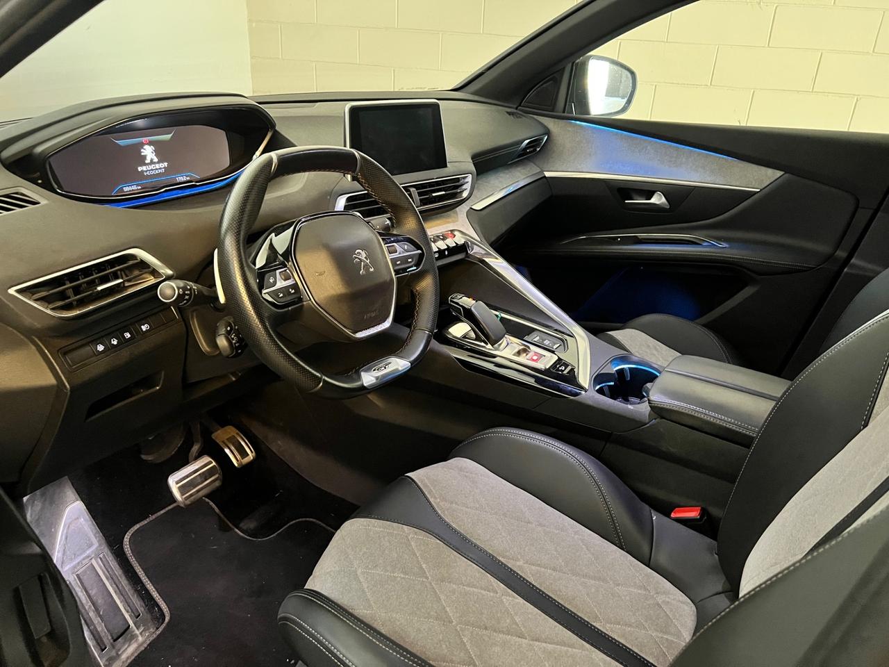 Peugeot 3008 Hybrid4 300 e-EAT8 GT
