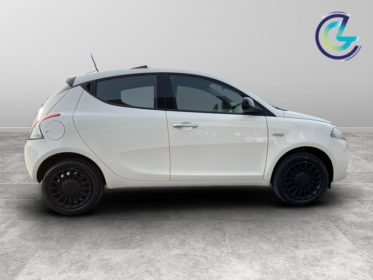 LANCIA Ypsilon III 2021 - Ypsilon 1.0 firefly hybrid Silver s&s 70cv