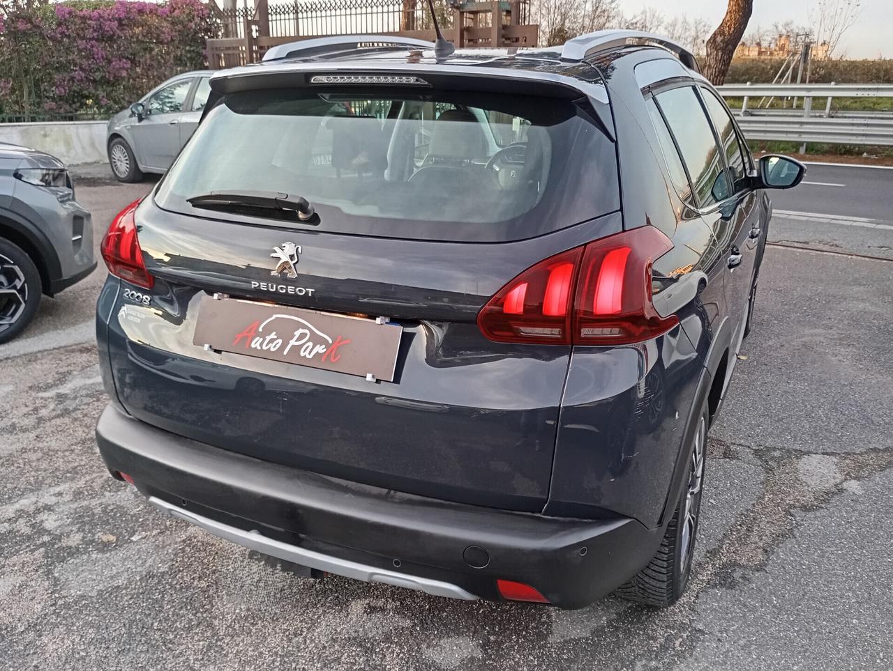 Peugeot 2008 1.2 PureTech Turbo 110CV Allure