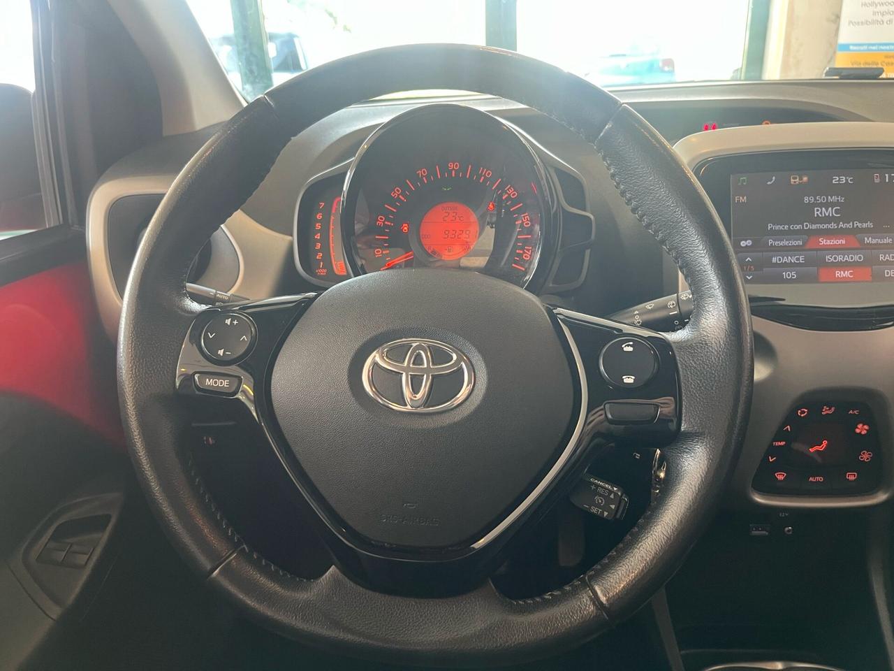 Toyota Aygo 1.0 VVT-i 69 CV 5 porte x-black TSS MMT