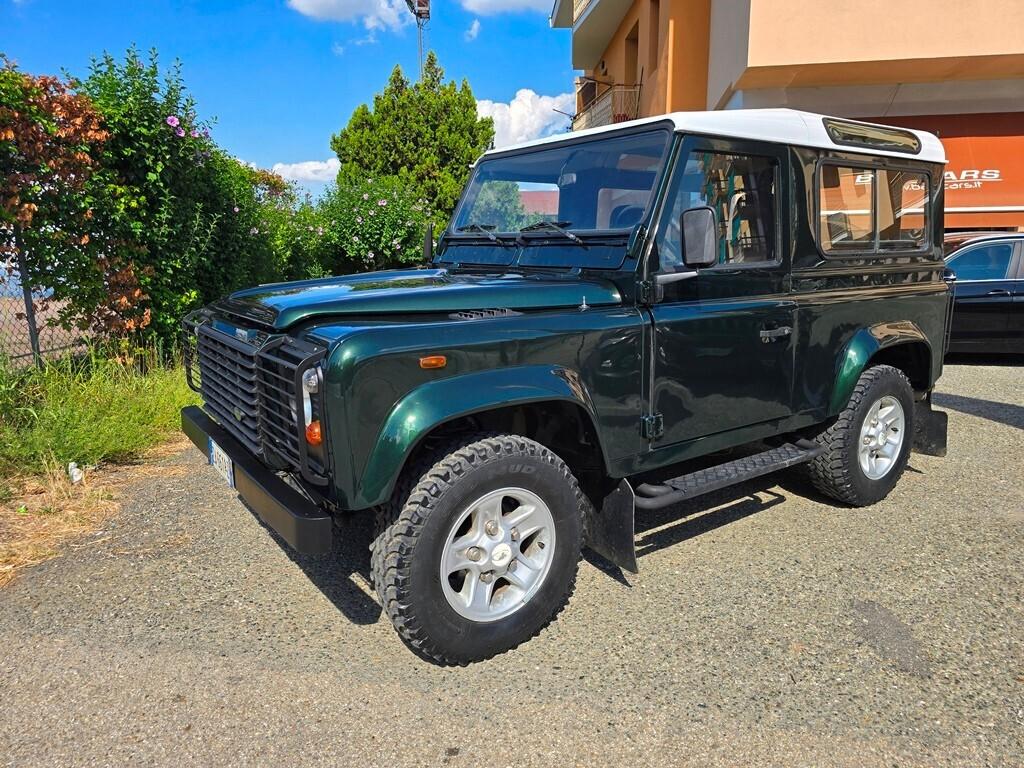 Land Rover Defender 90 TD5 RESTAURATA!