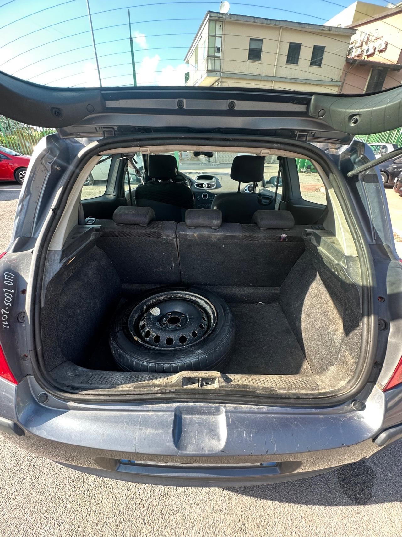 Renault Clio 1.2 16V 3 porte Luxe
