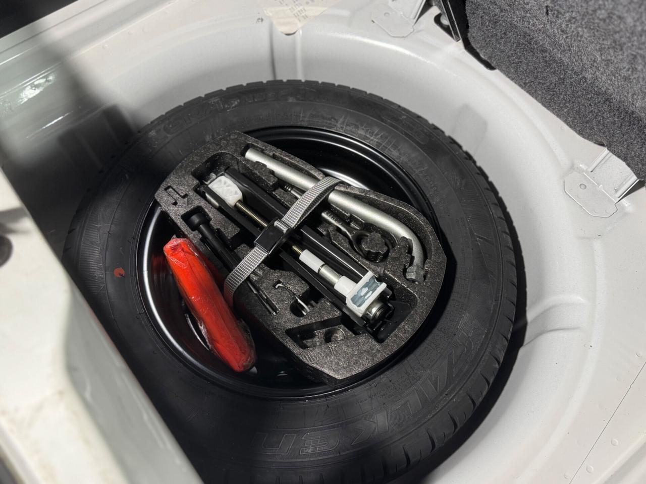 Volkswagen up! 1.0 5 PORTE NEOPATENTATI