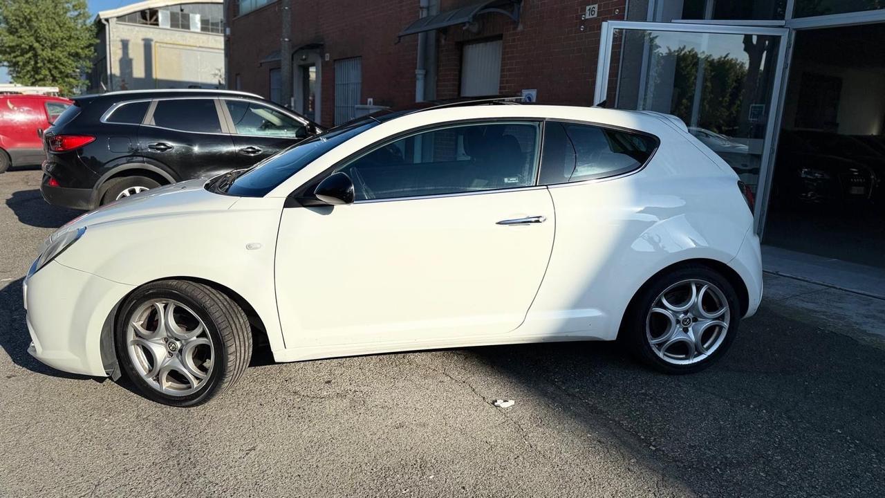 Alfa Romeo MiTo 1.6 JTDm 16V Distinctive Sport Pack