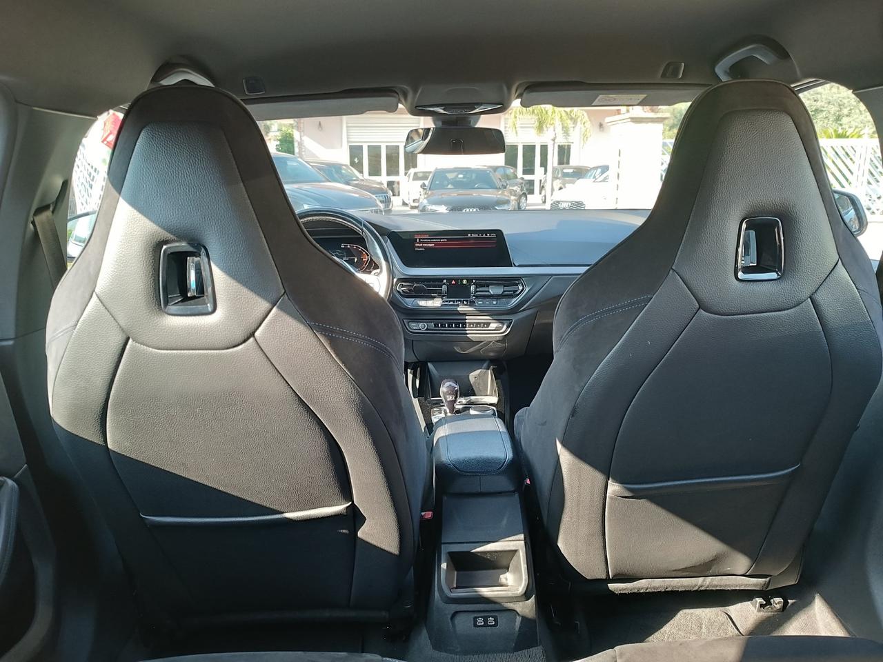 Bmw 118 118d 5p. Msport Exterior