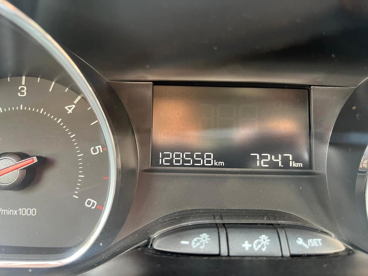 Peugeot 208 1.4 HDi 68 CV 5 porte Access