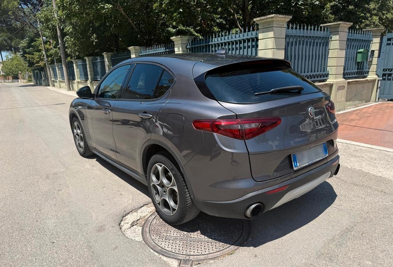 Alfa Romeo Stelvio 2.2 Turbodiesel 150 CV AT8 Super
