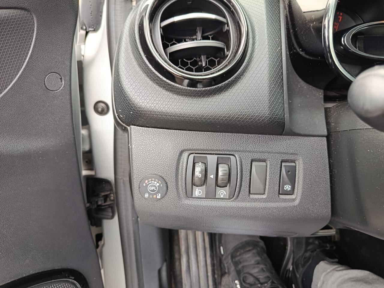 Renault Clio 1.2 Gpl di serie 90CV 5 porte Business