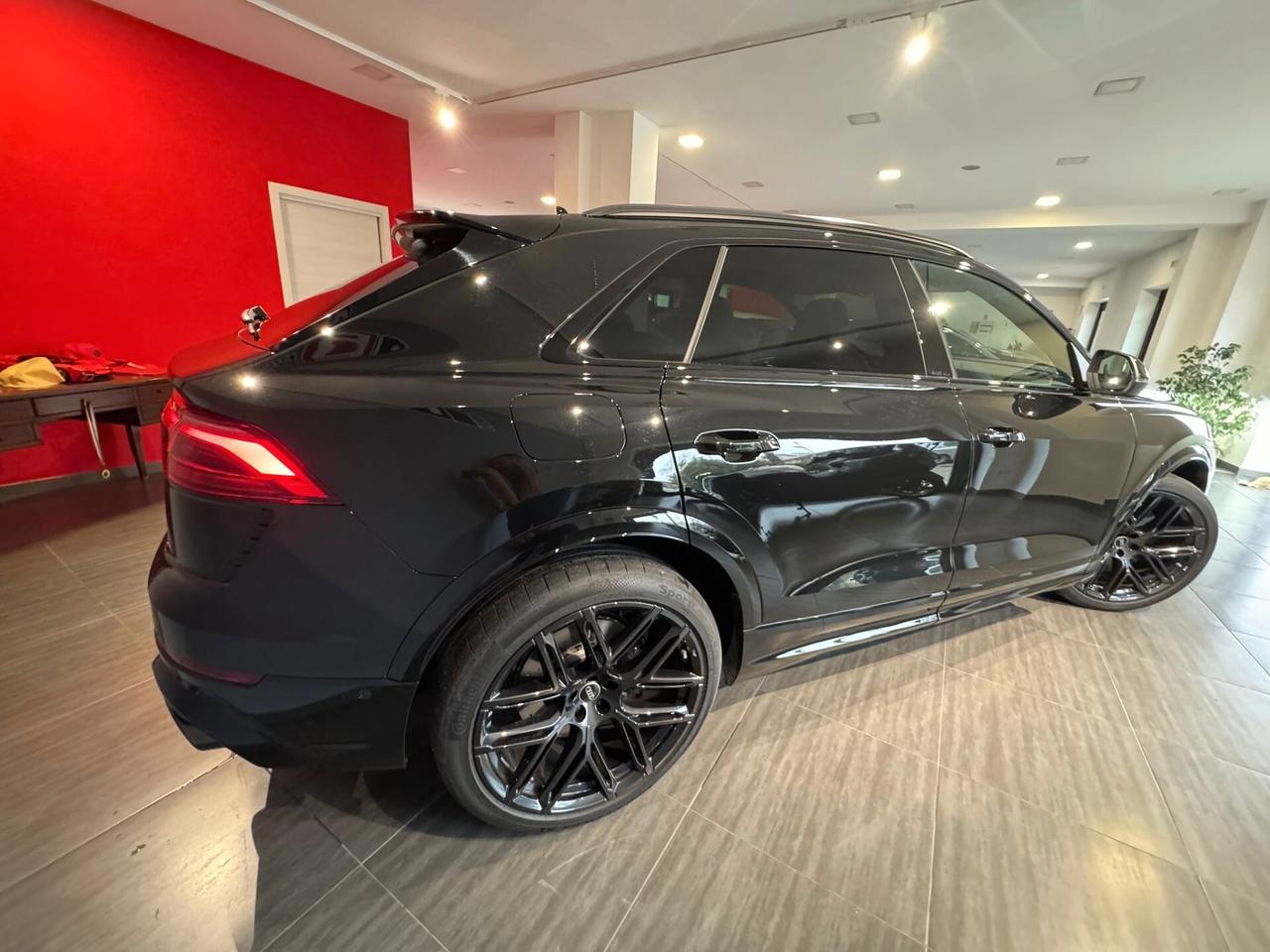 Audi RS Q8 quattro V8 tiptronic