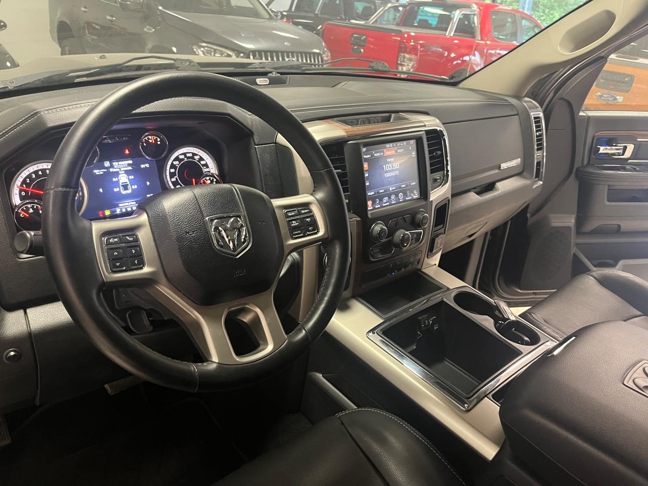 Dodge RAM 1500 5.7 V8 (GPL 200L) LaRamie 401cv at8