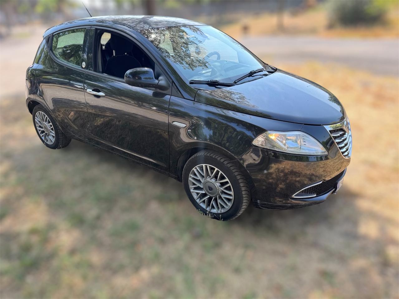 Lancia ypsilon 1.2 benzina/ GPL - 2013
