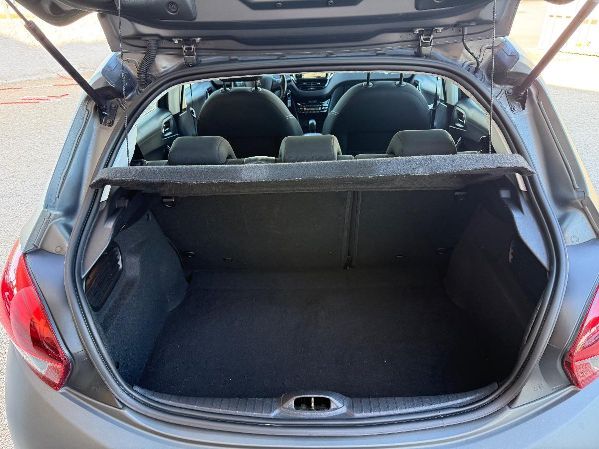 PEUGEOT 208 1.6 BlueHDi 100 5p. Allure; Grigio Opaco; Navi; Telecamera;