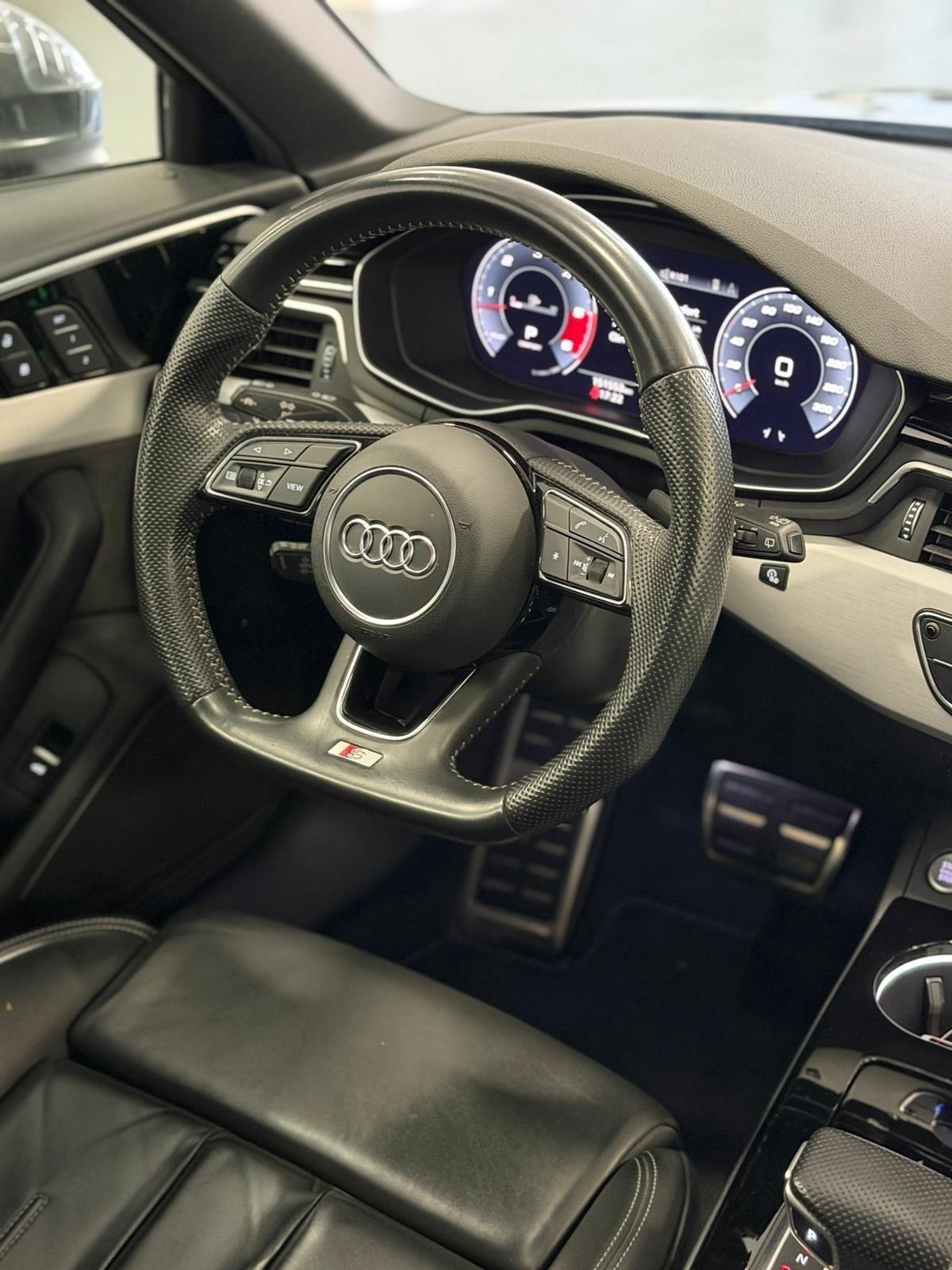 Audi A4 Avant 45 TDI quattro tiptronic S line edition MY21