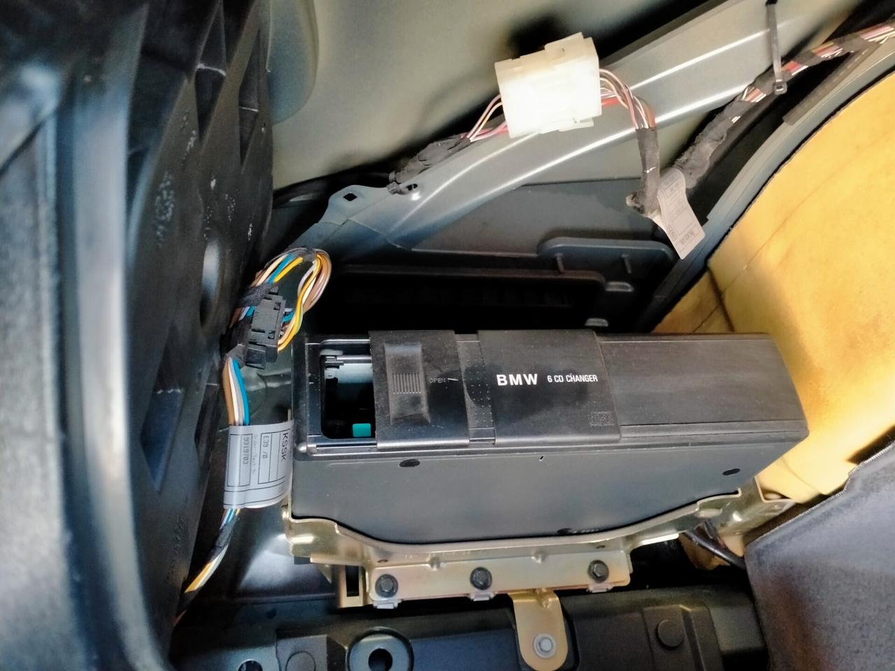 BMW 528 i E39 ATTIVA 193CV TARGA ORIGINALE / INTERNI PELLE / TETTO / AUTOMATICA