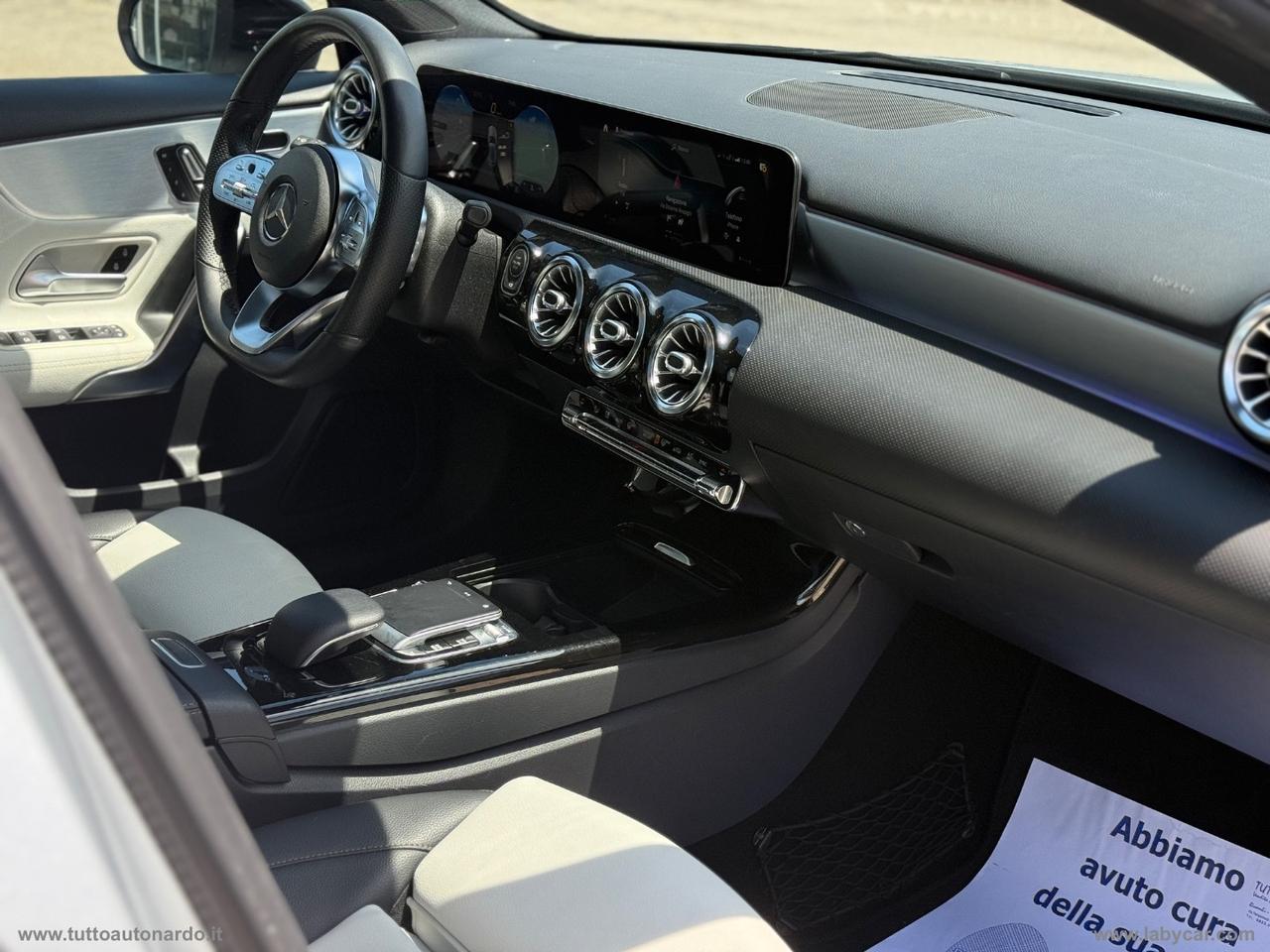 MERCEDES-BENZ A 180 d Automatic Premium
