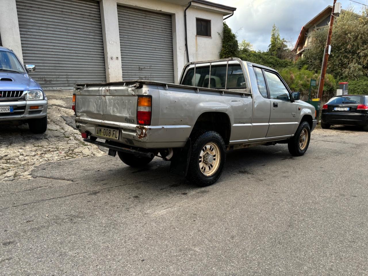 Mitsubishi L200 2.5 TD 4WD Club Cab Pick-up