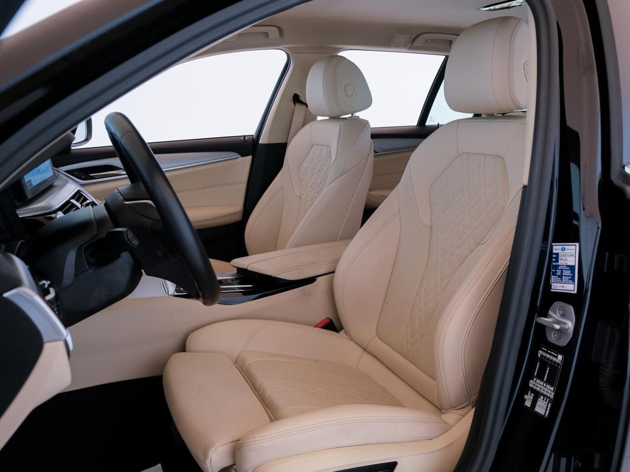 BMW 518d Touring mhev 48V auto