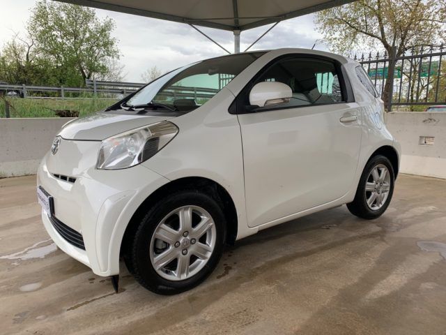 TOYOTA iQ 1.0 BELLA OK NEOPATENTATI POCHI CHILOMETRI