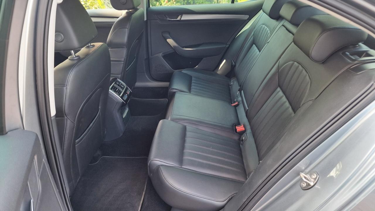 Skoda Superb 2.0 TDI DSG Executive