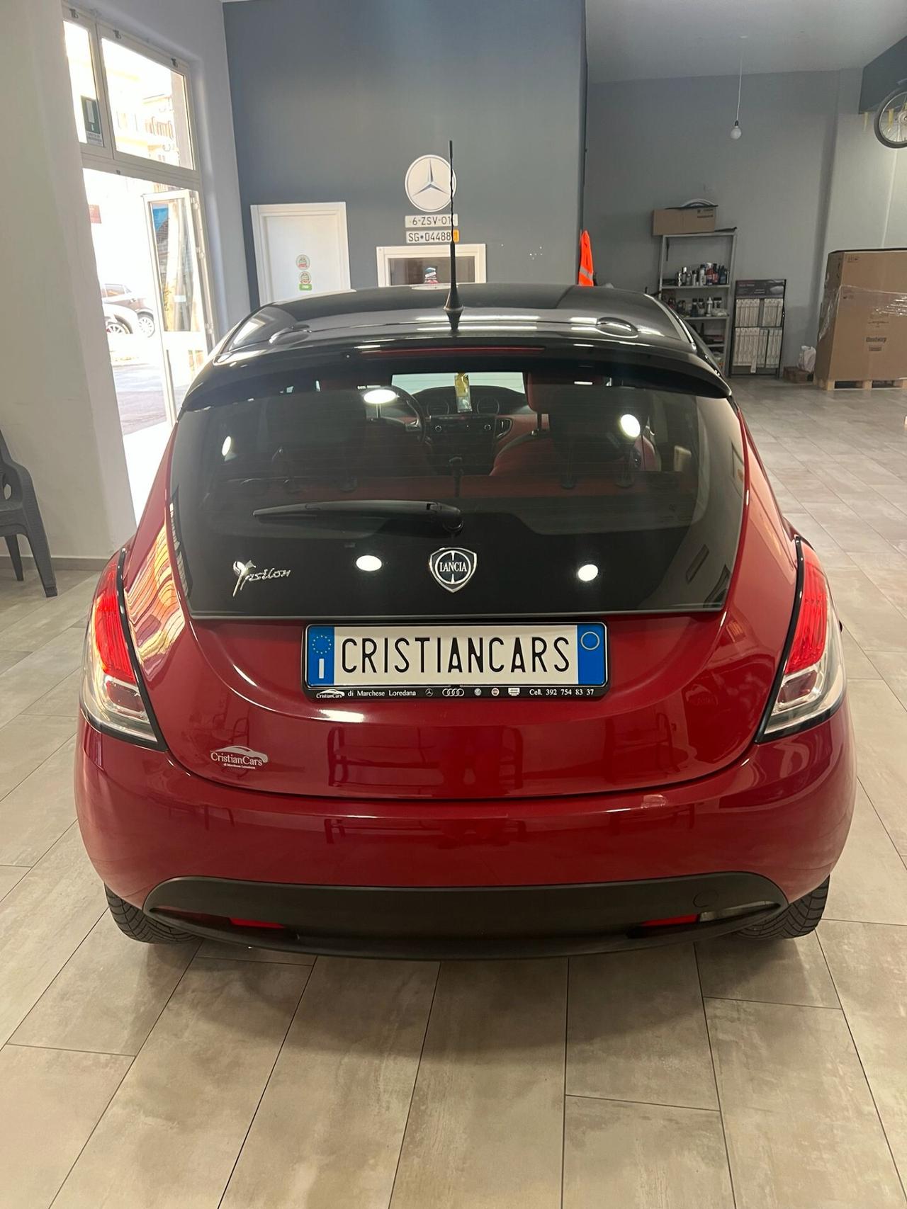 Lancia Ypsilon 1.2 69 CV 5 porte S&S Black&Red