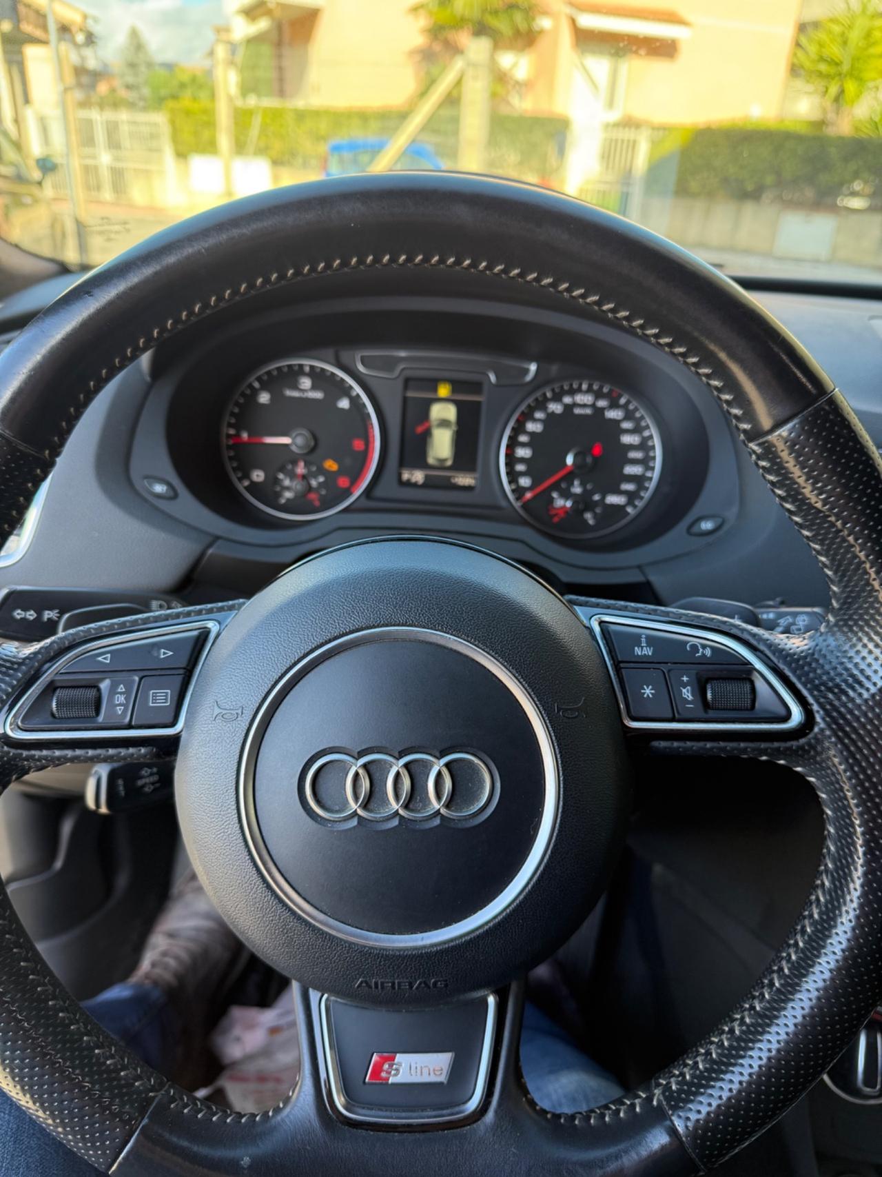 Audi Q3 2.0 TDI 150 CV S tronic Sline