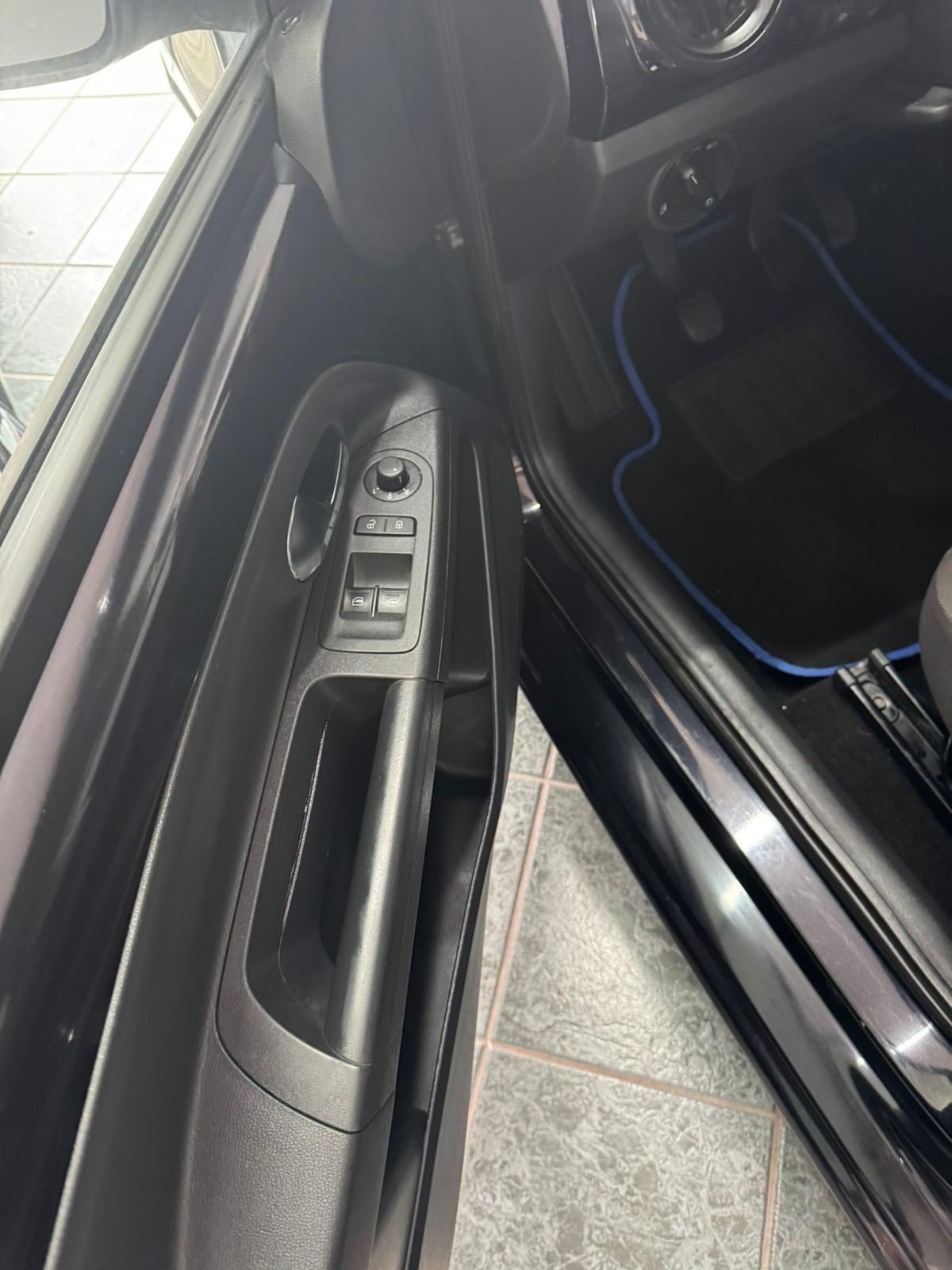 Volkswagen up! 1.0 3p. take