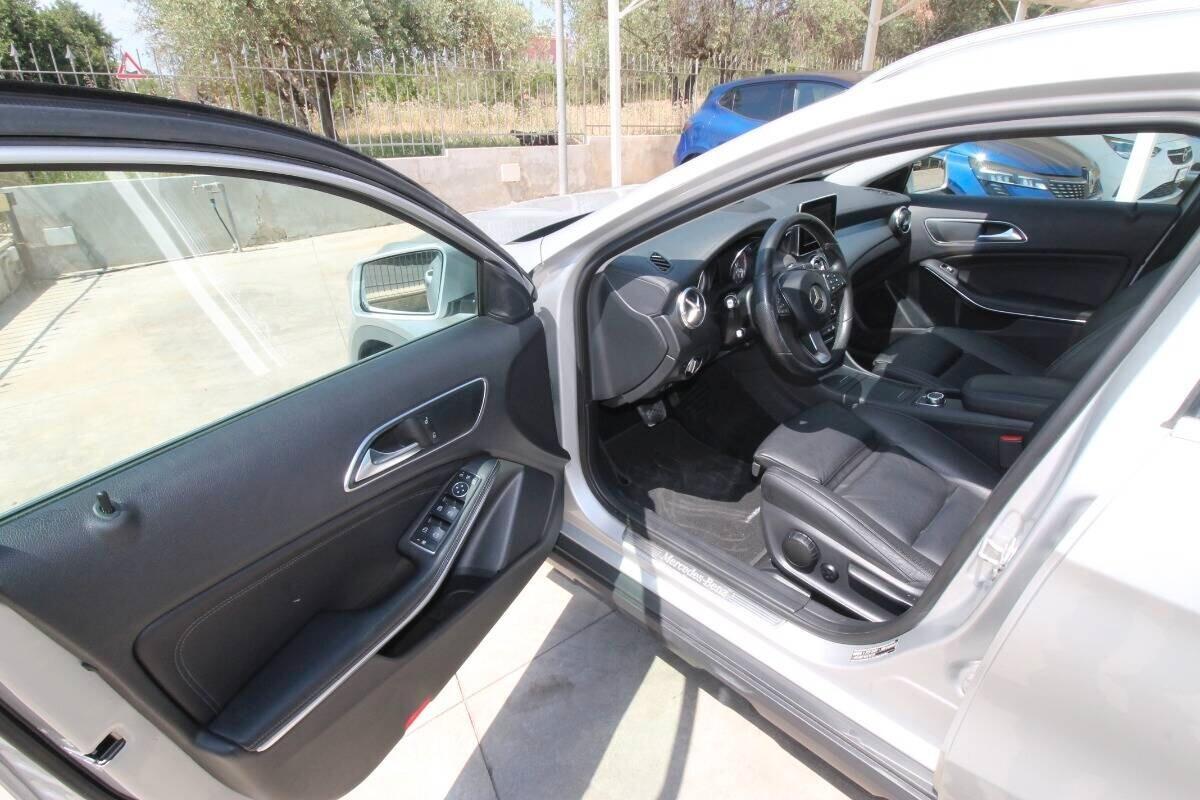 Mercedes GLA 200 d Automatic Sport | 2015