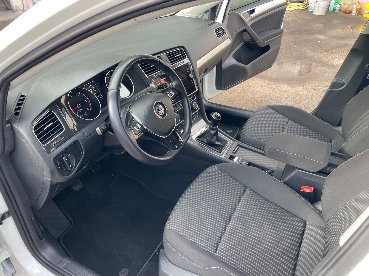 VOLKSWAGEN GOLF 7.5 1.6 TDI 90 CV SPORT DAL NORD ITALIA ADATTA PER NEOPATENTATI