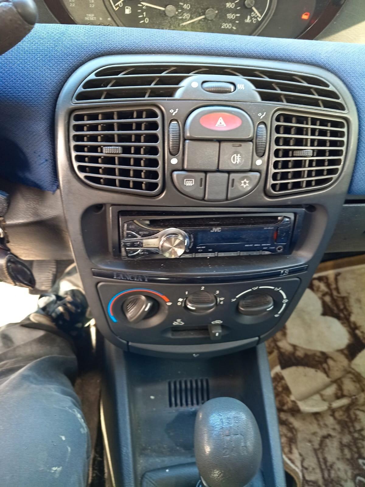 Lancia Y 1.2i cat LS