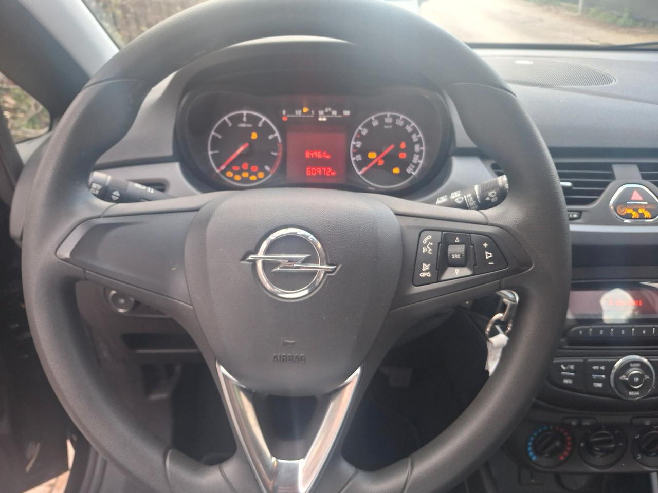 Opel Corsa 1.2 5 porte neopatentati