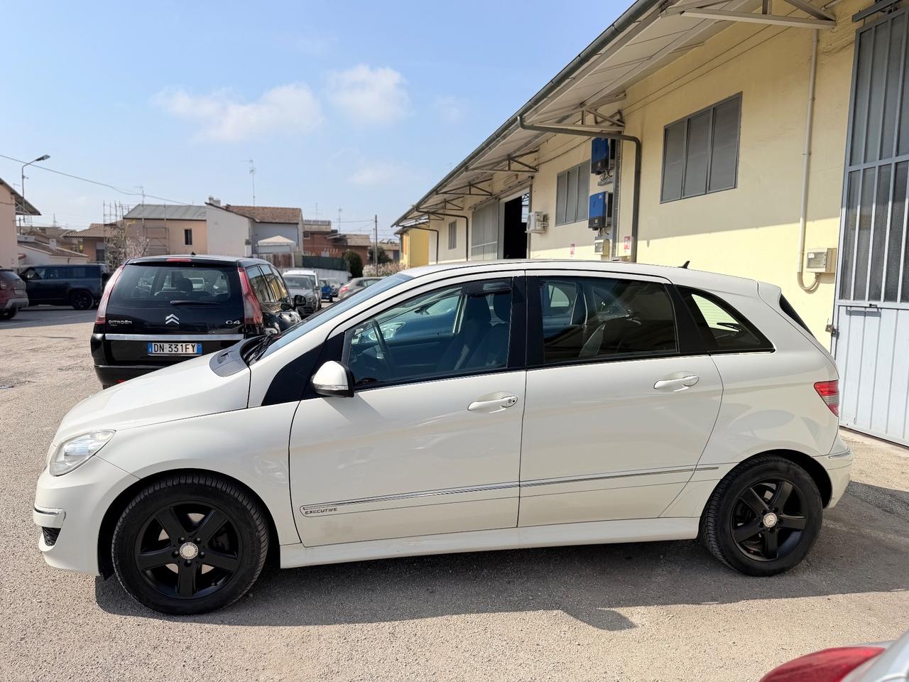 Mercedes-benz B 200 CDI Premium neopatentati