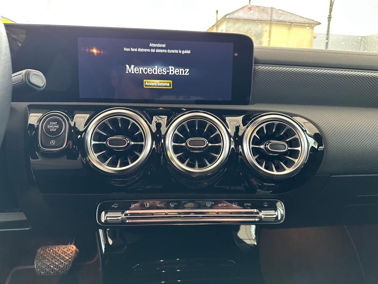 Mercedes-Benz CLA 180 Sport CLA 180 D