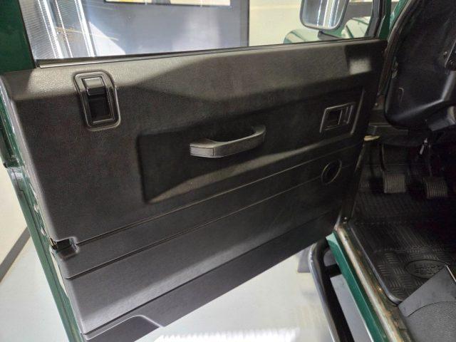 LAND ROVER Defender 90 2.5 Td5 7 POSTI ARIA CONDIZIONATA