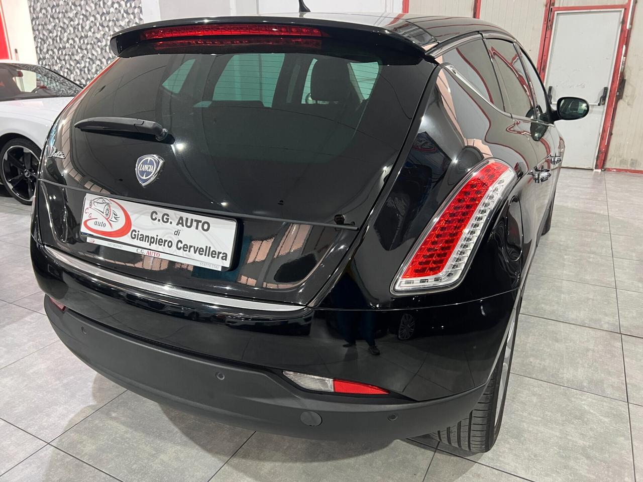 Lancia Delta 1.6 120 CV - PLATINO - 2011