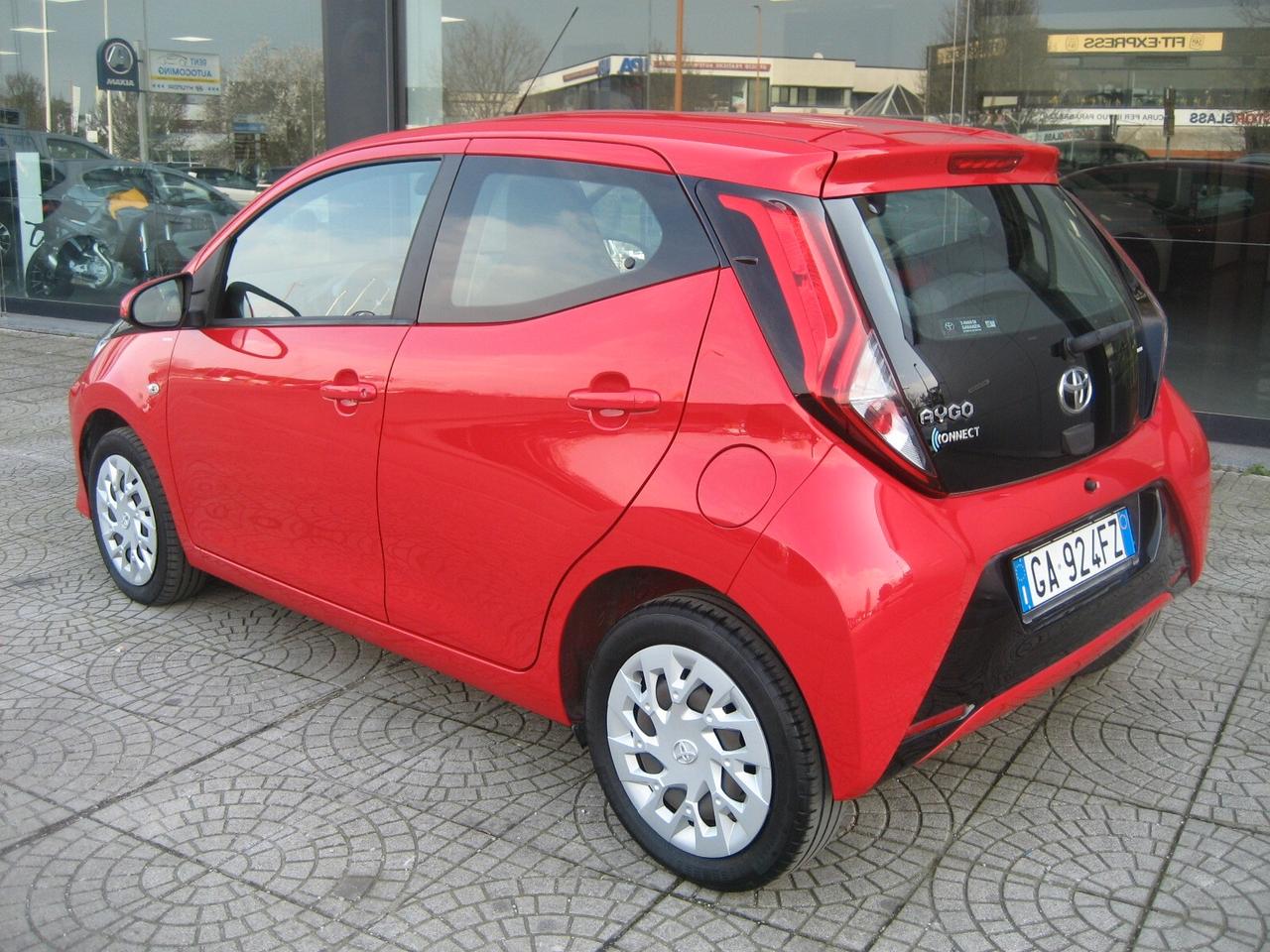 Toyota Aygo Connect 1.0 VVT-i 72 CV 5 porte x-play