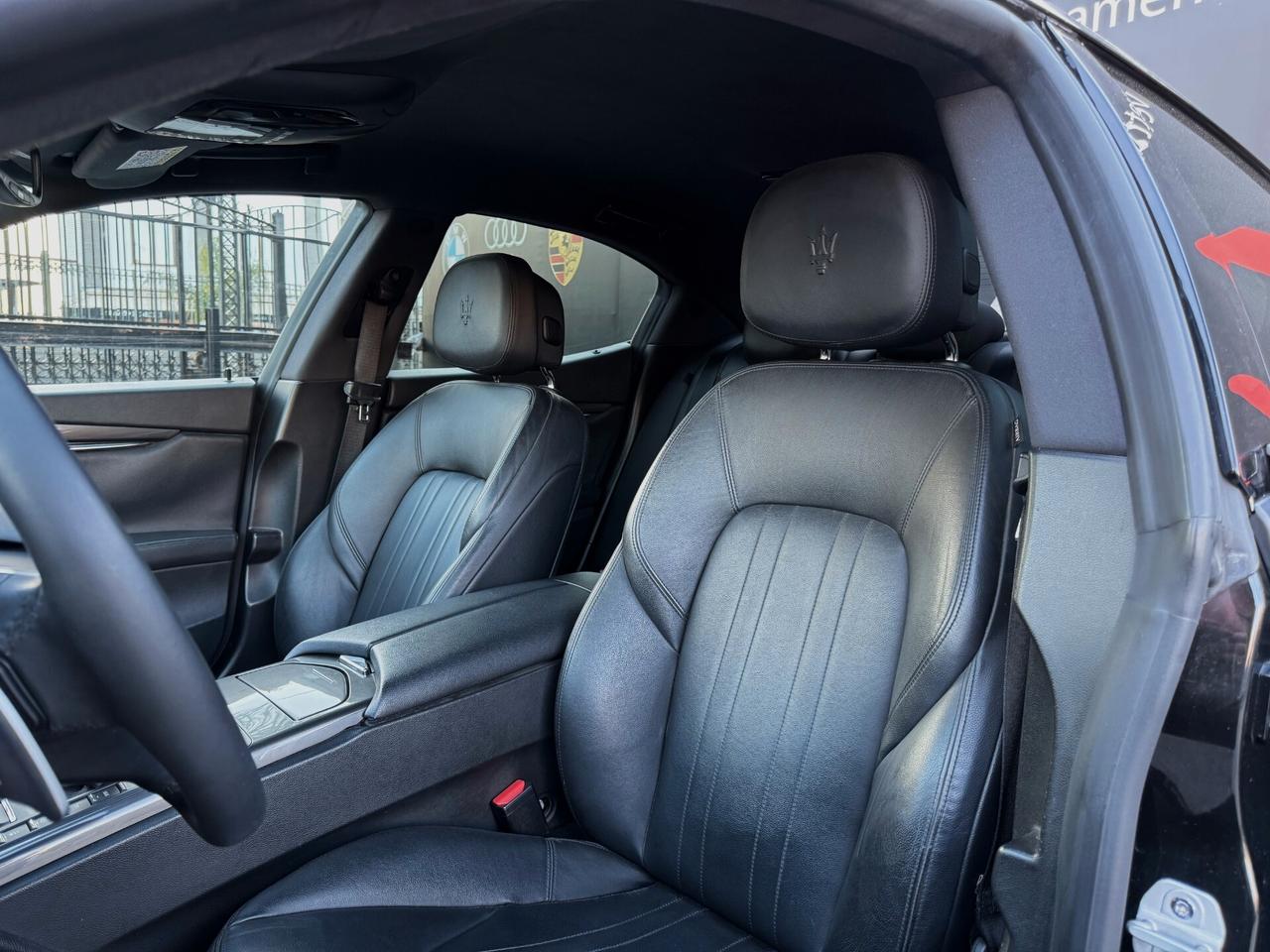 Maserati Ghibli 3.0 V6 DS Granlusso 250CV PACK BLACK