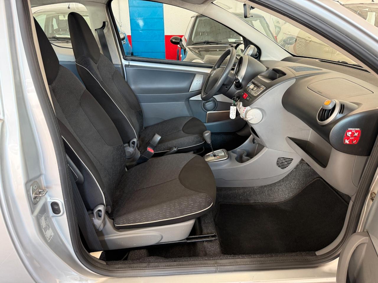 Peugeot 107 1.0 68CV 3p. AUTOMATICA - 1 PROPRIETARIO