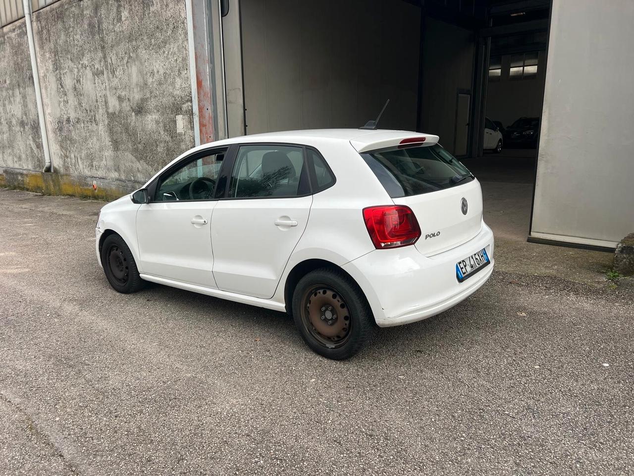 Volkswagen Polo 1.2 70 CV . Comfortline-2013-NEOP.