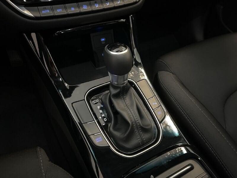 Hyundai i30 2024 5p 1.0 t-gdi 48V Business 100cv dct