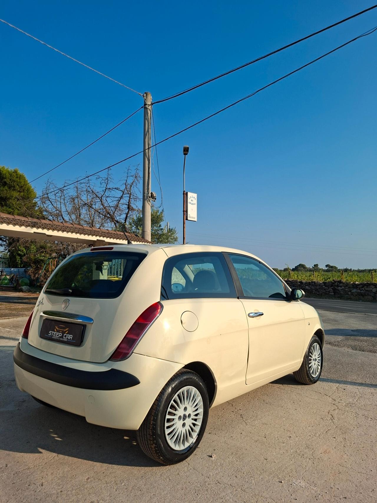 Lancia Ypsilon 1.2 Argento
