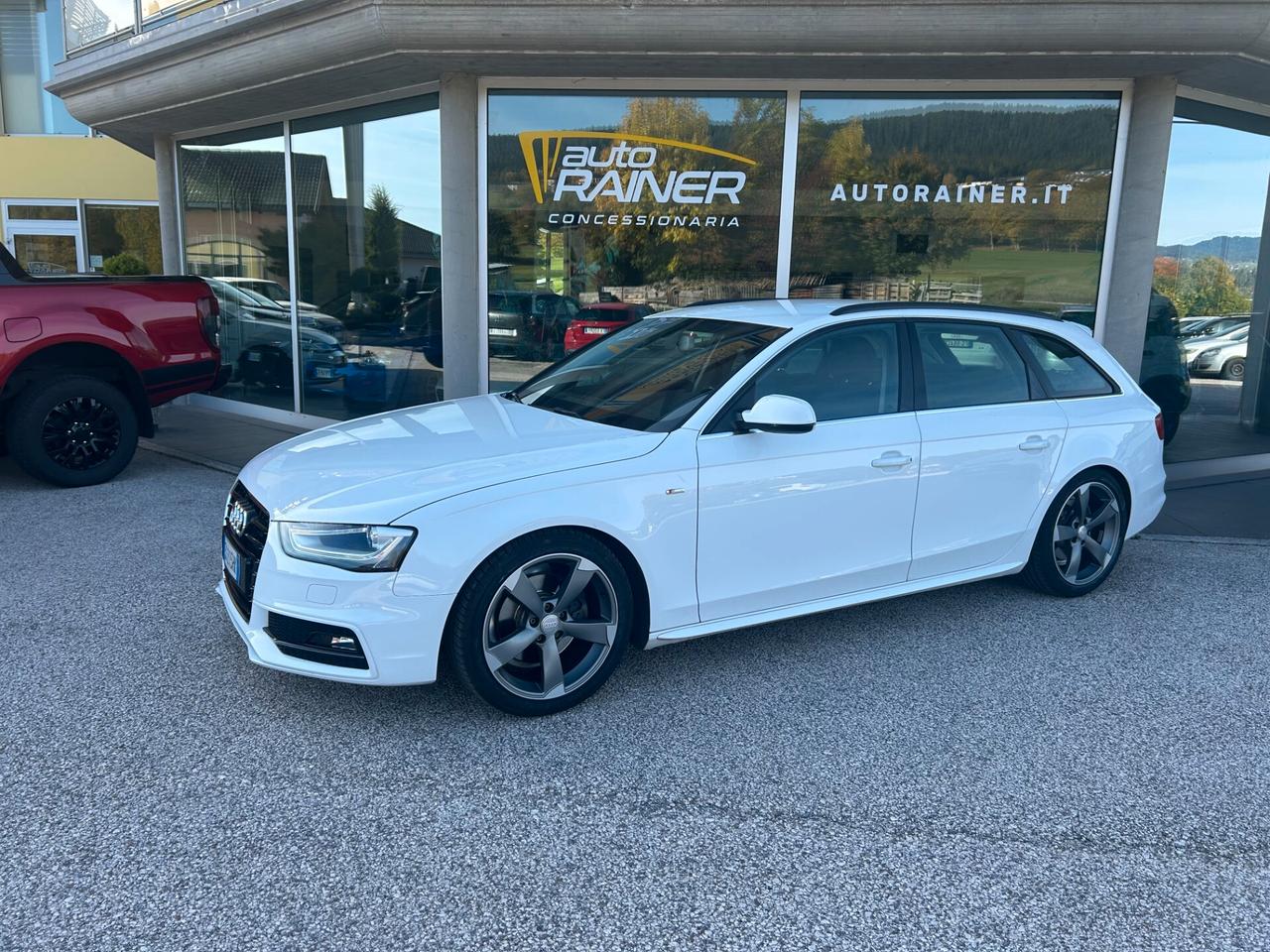 Audi A4 Avant 2.0 TDI 150 CV Business S-LINE