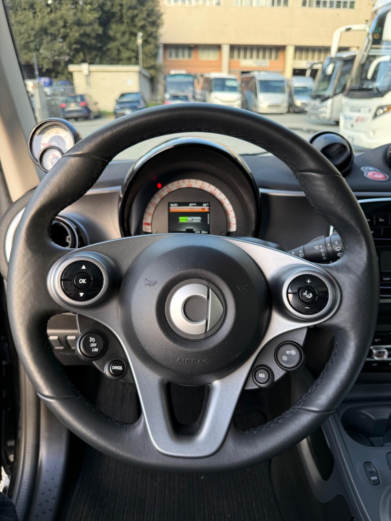 SMART EQ FORTWO COUPE PASSION 19.000 KM PERFETTA