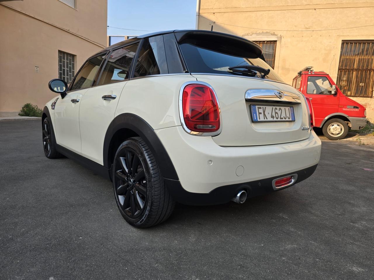 Mini Cooper d 1.5 116cv full perfetta tutta tagliandata casa madre accetto permute