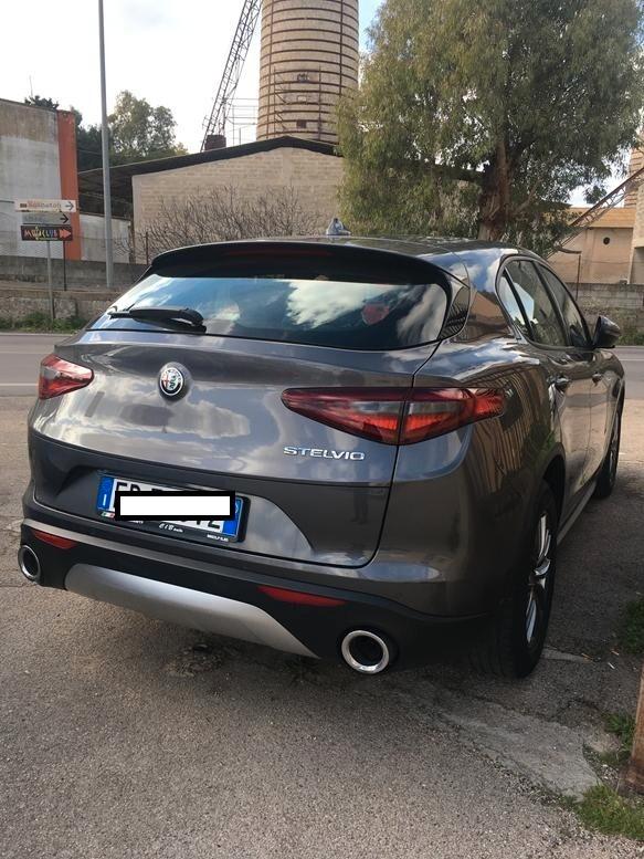 Alfa Romeo Stelvio 2.2 Turbodiesel 180 CV AT8 RWD Executive